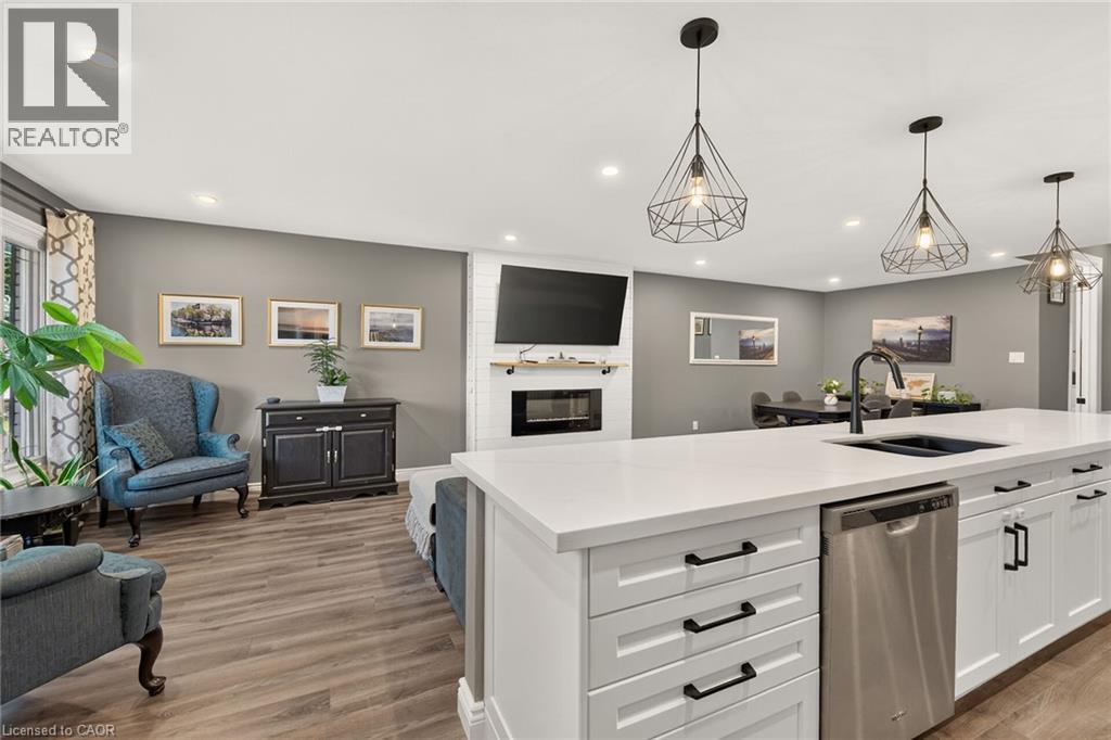 2 ADLER Avenue - 3