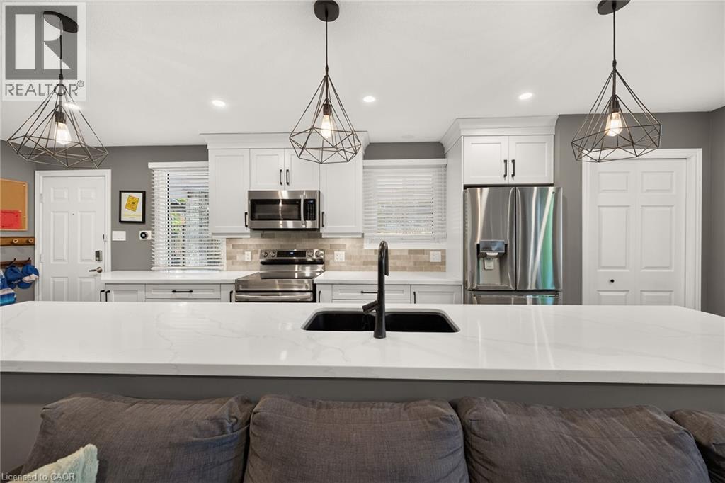 2 ADLER Avenue - 6