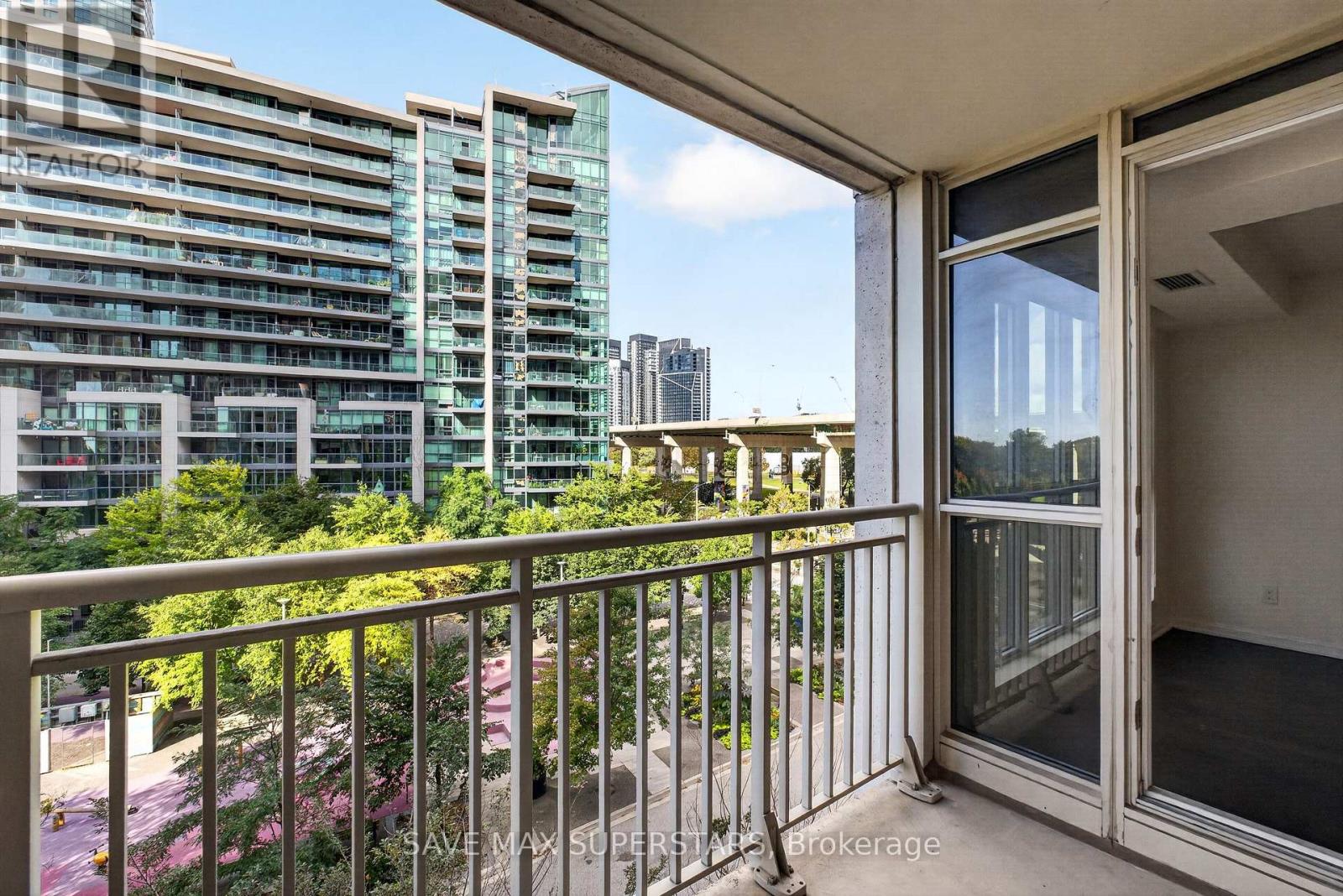 #714 35 BASTION STREET - Image 28