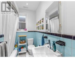 Upper - 277 Wychwood Avenue, Toronto, ON M6C2T6 Photo 14