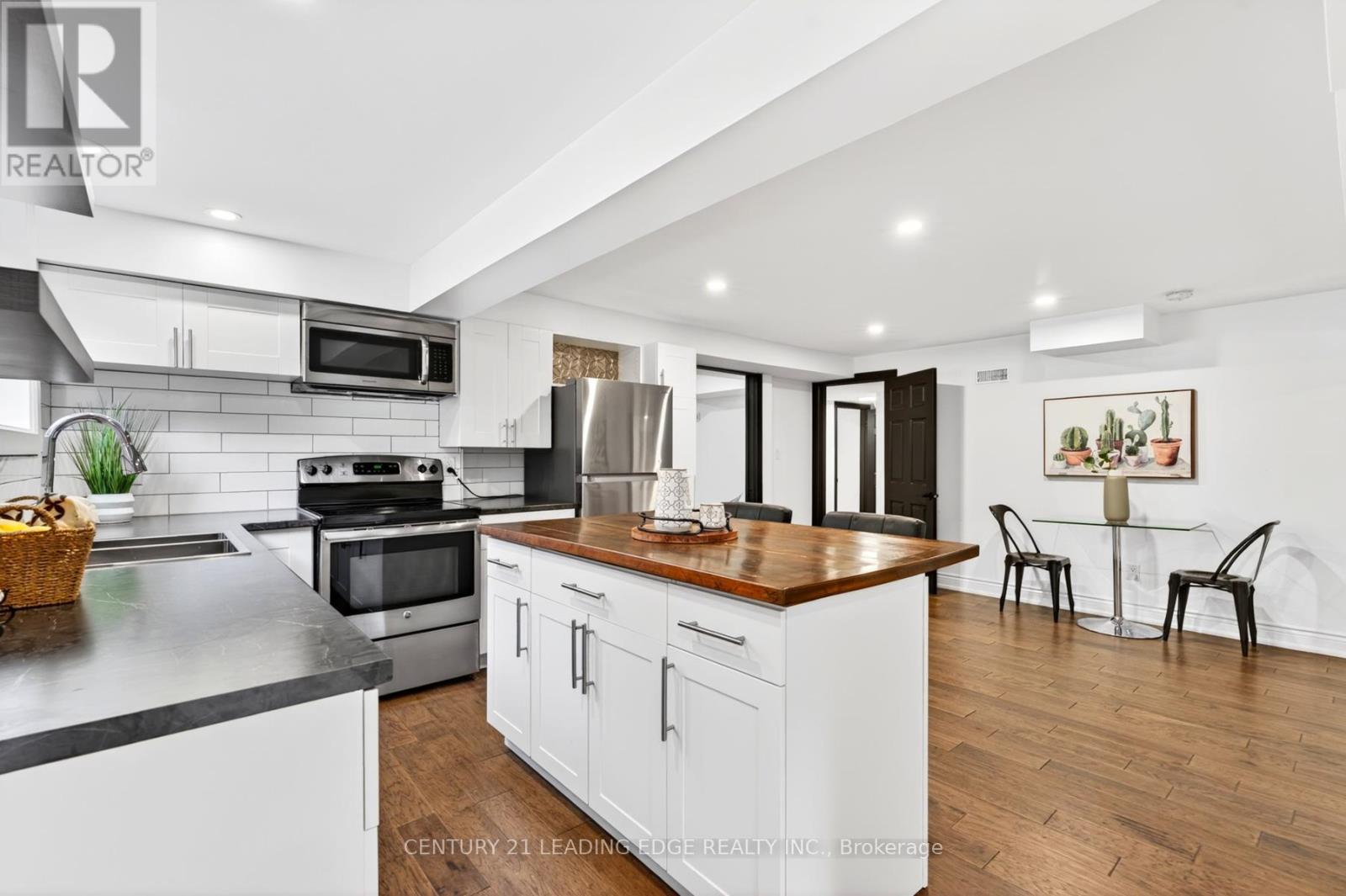 94 ROBERSON DRIVE - 38