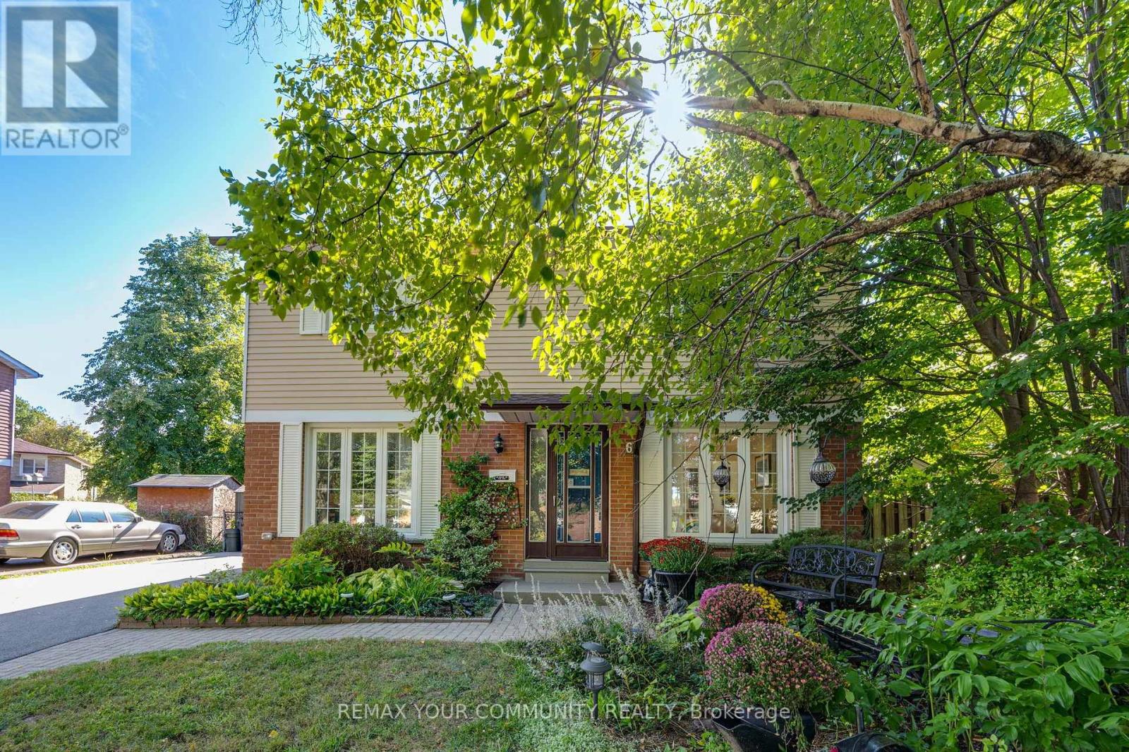 Property for sale at 6 STANDBRIDGE COURT