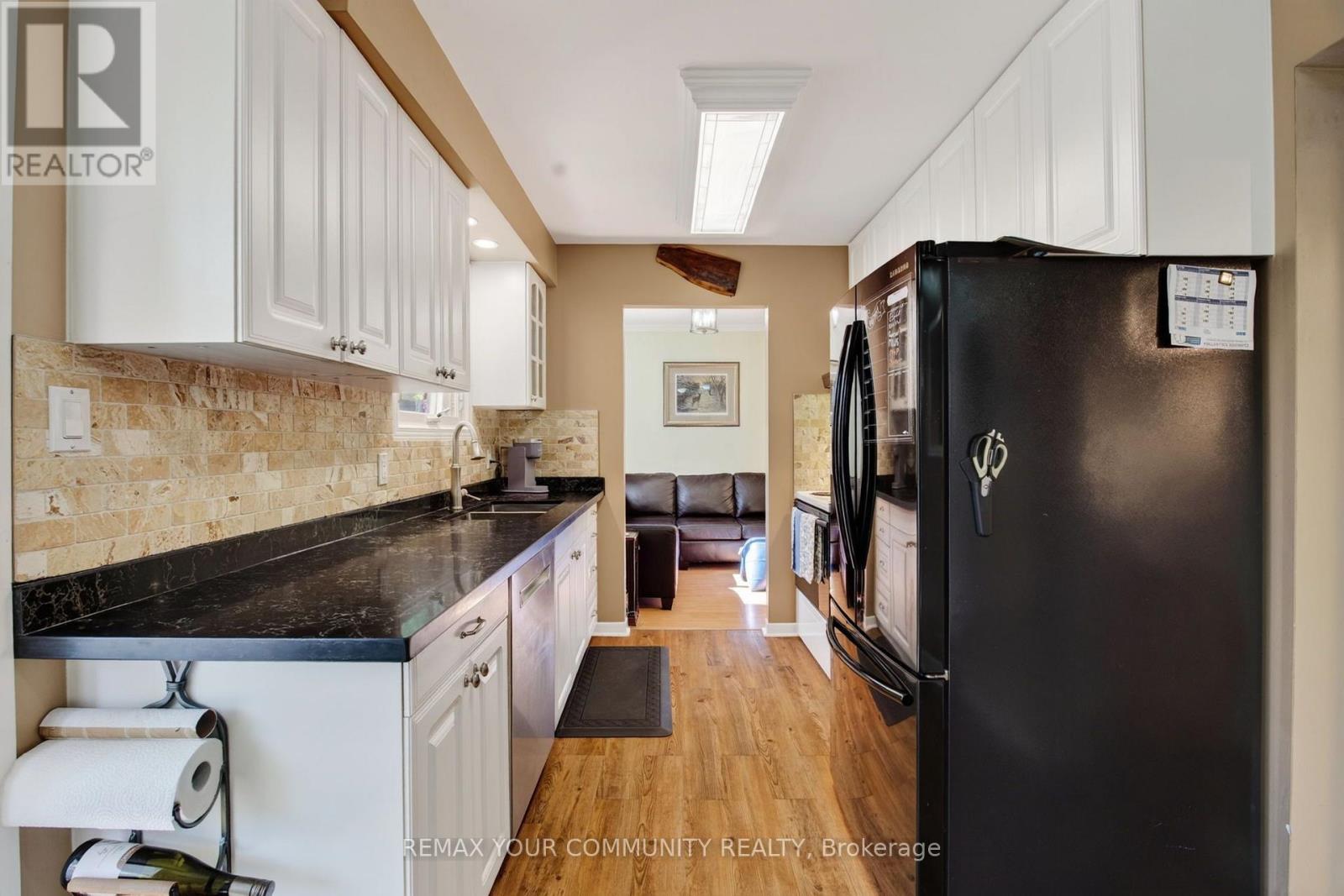 6 STANDBRIDGE COURT - 5