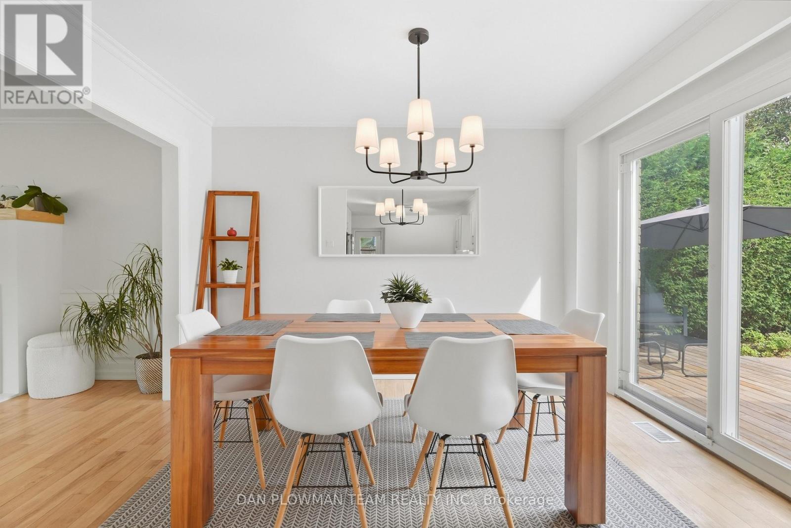 403 AMSTEL COURT - 11