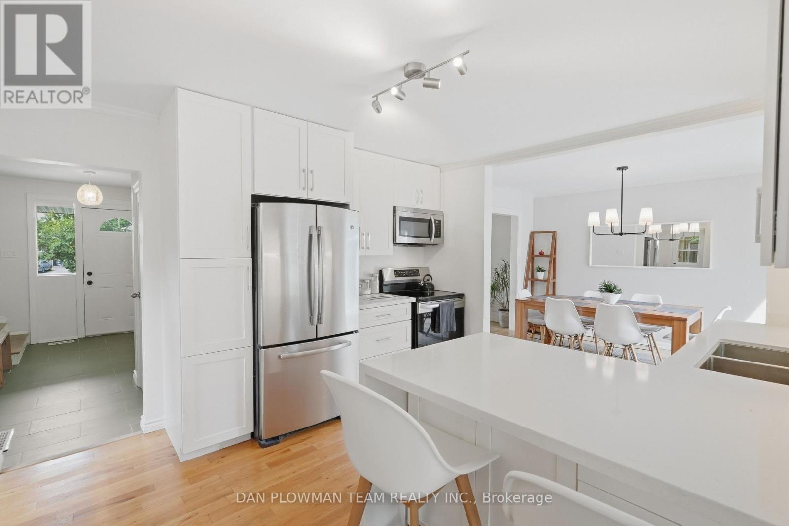 403 AMSTEL COURT - 16