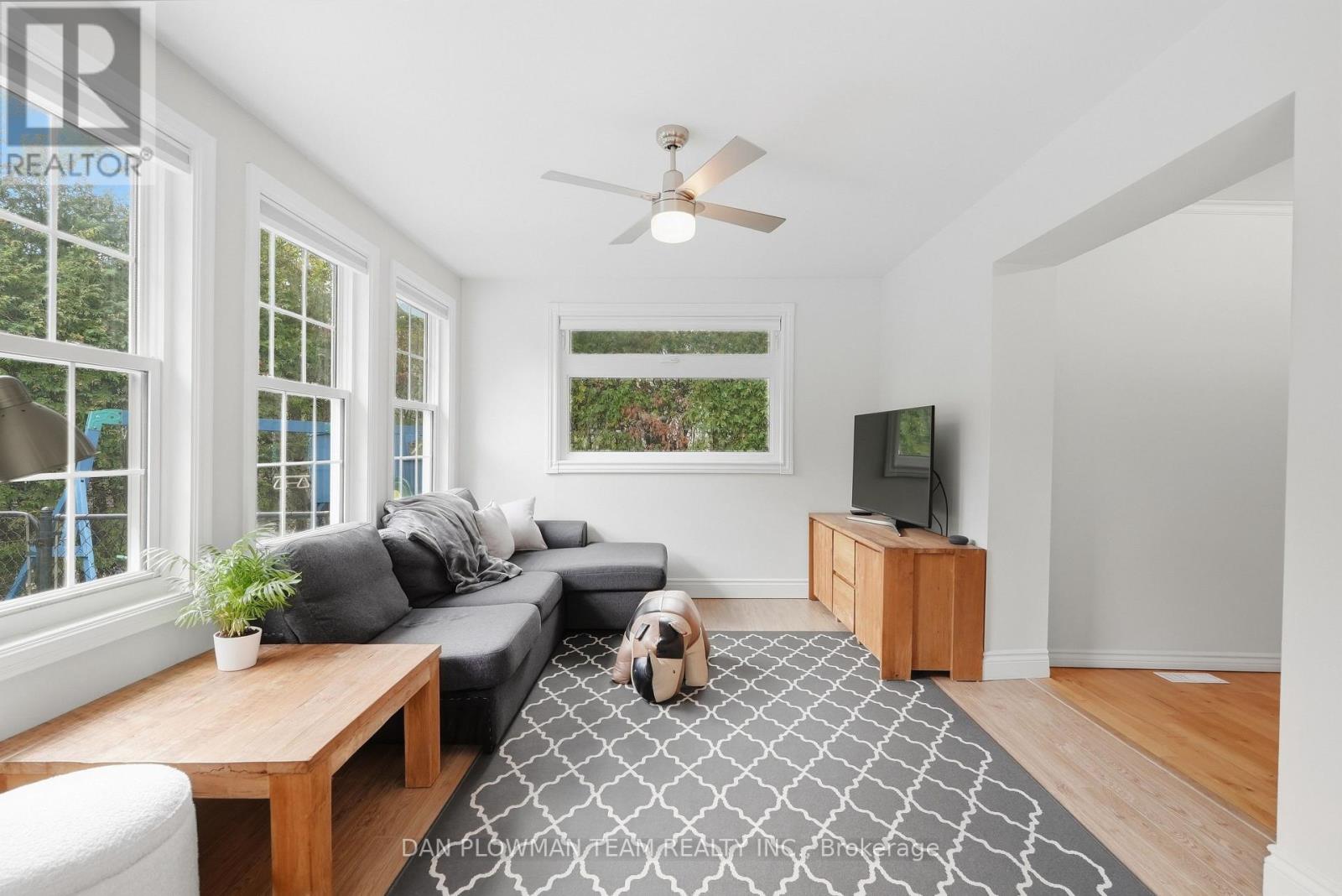 403 AMSTEL COURT - 20
