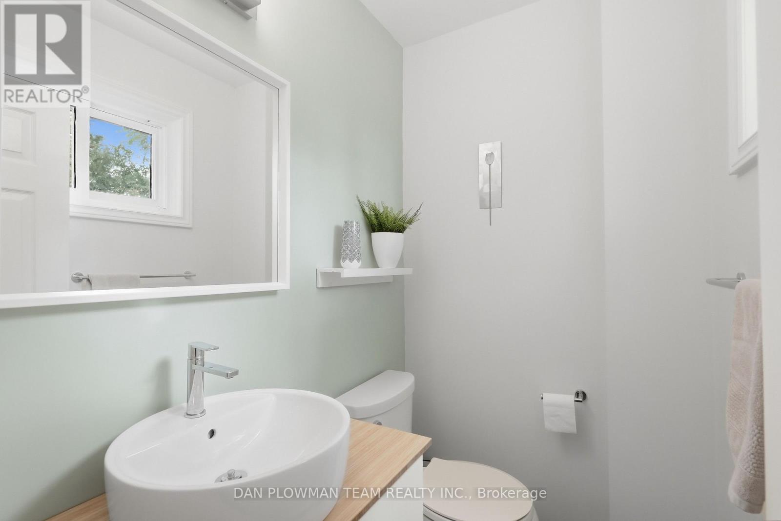 403 AMSTEL COURT - 21