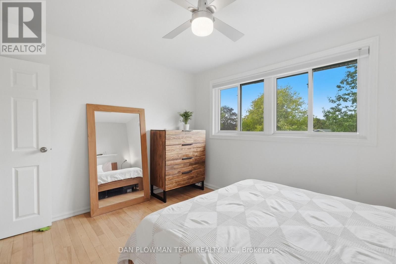 403 AMSTEL COURT - 24