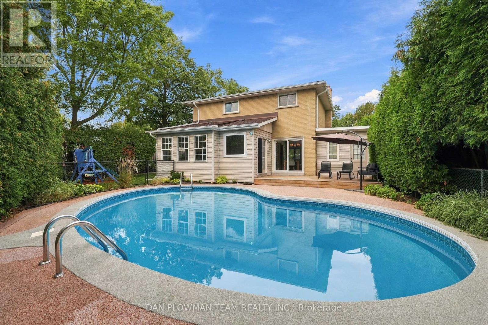 403 AMSTEL COURT - Image 47