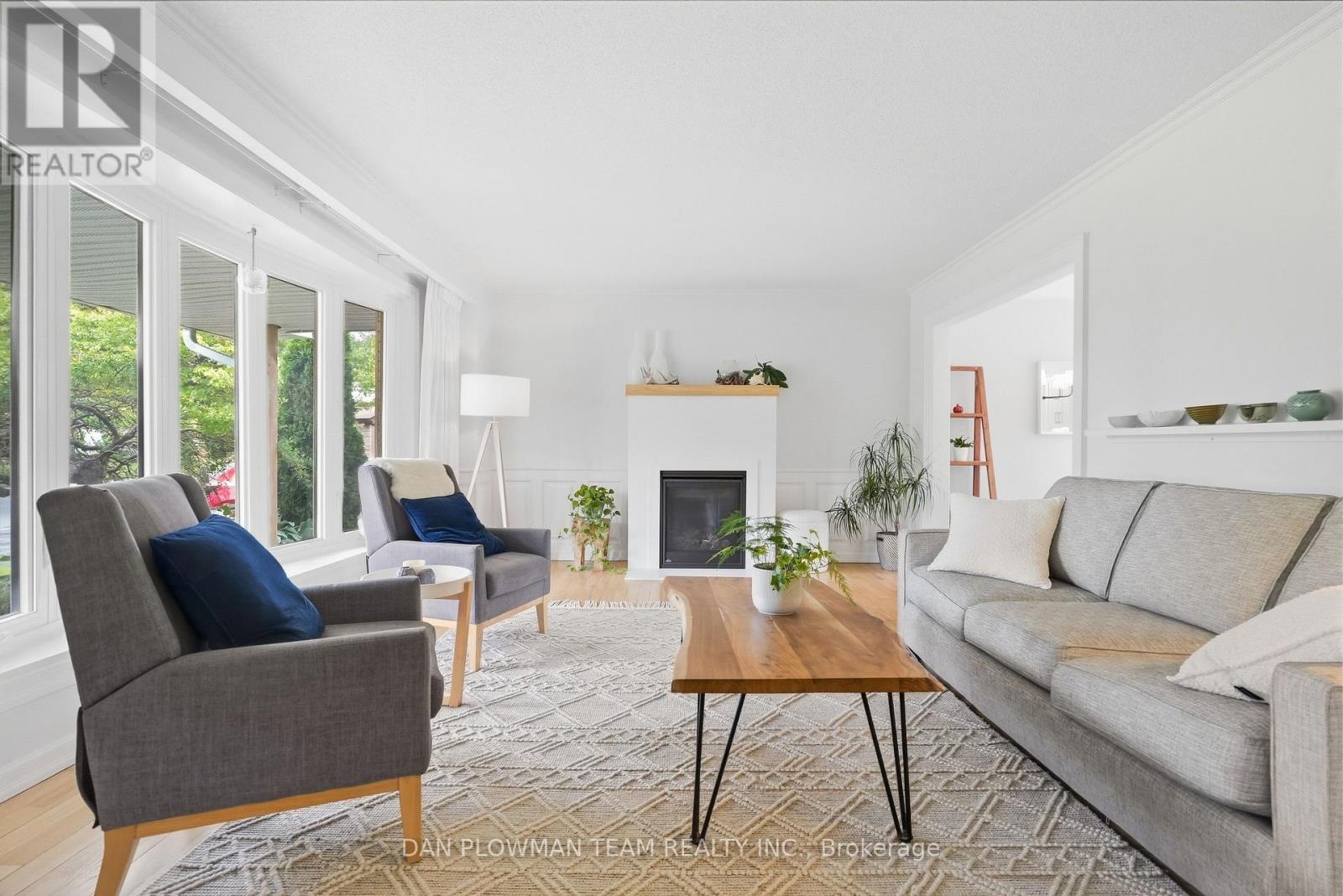 403 AMSTEL COURT - 6