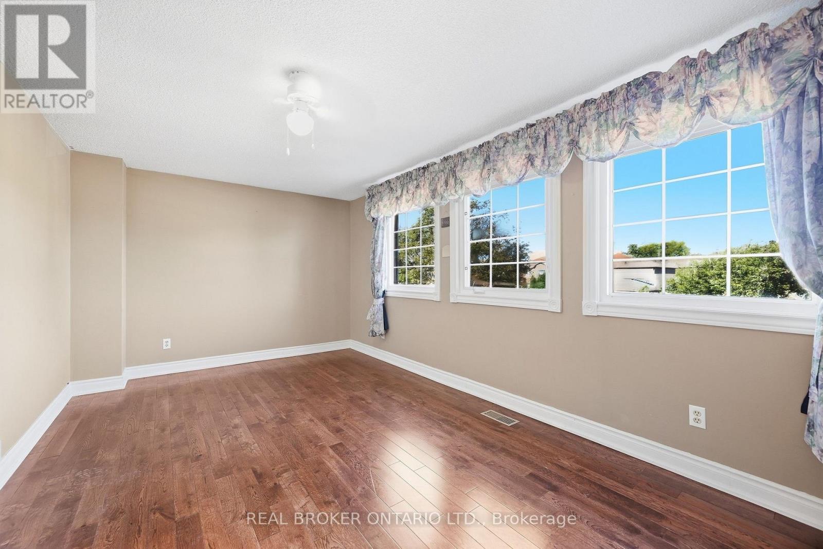61 BLUENOSE CRESCENT - 21