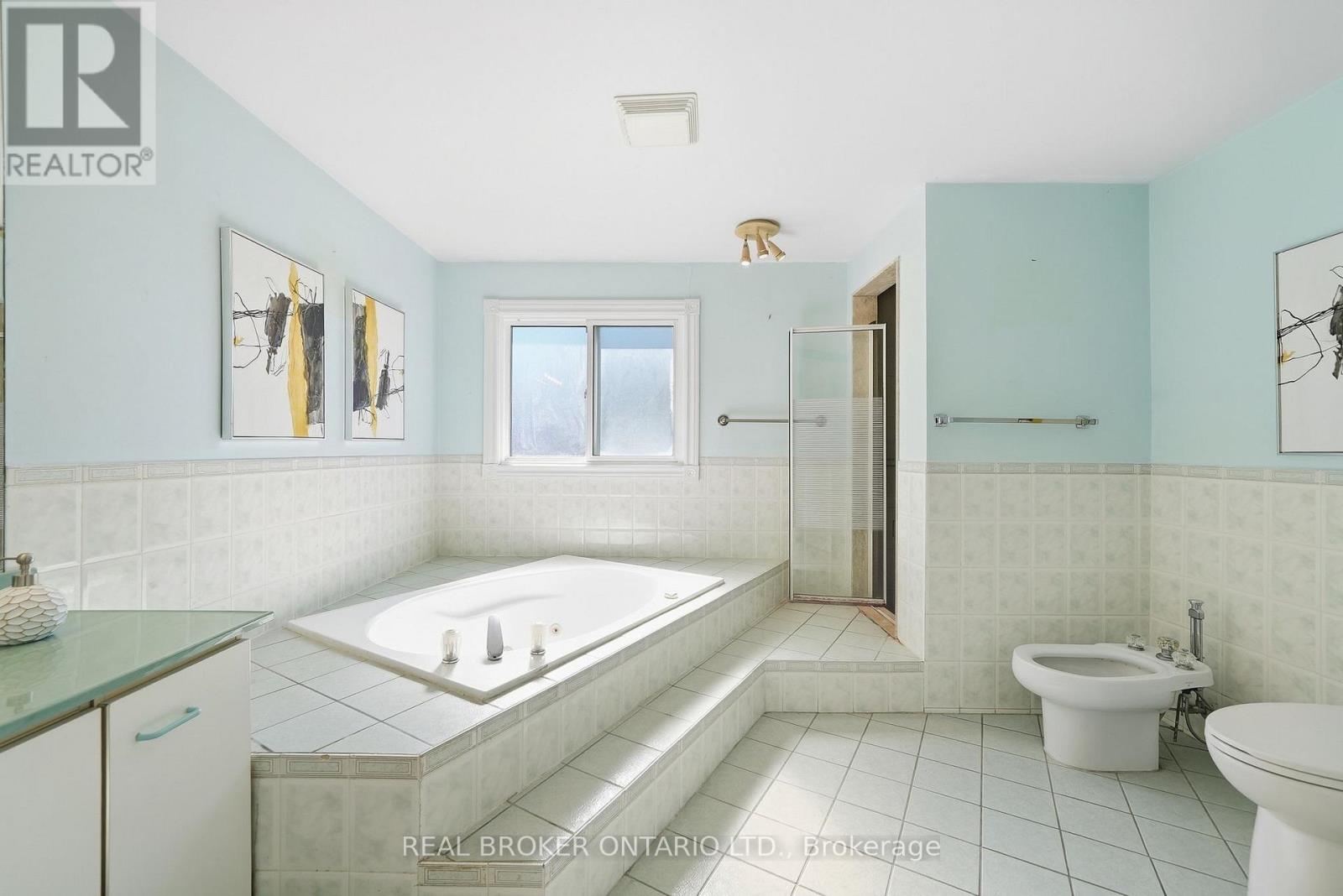 61 BLUENOSE CRESCENT - 23