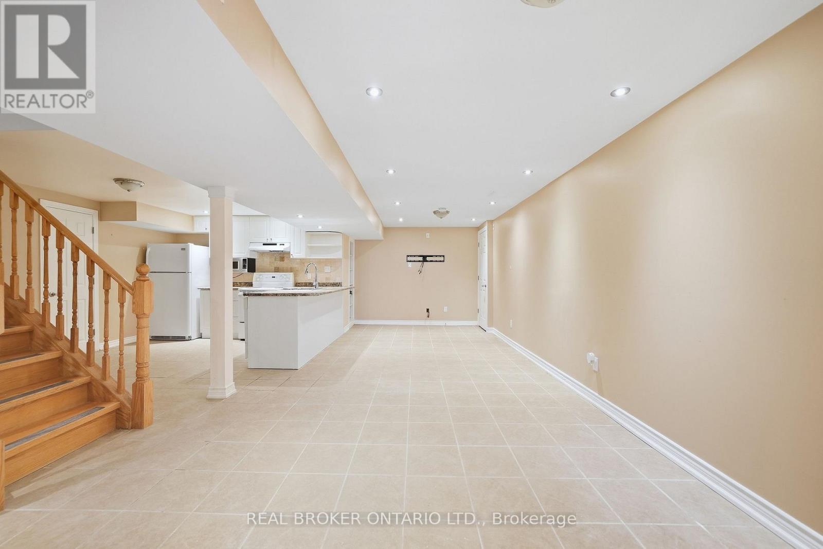 61 BLUENOSE CRESCENT - 26