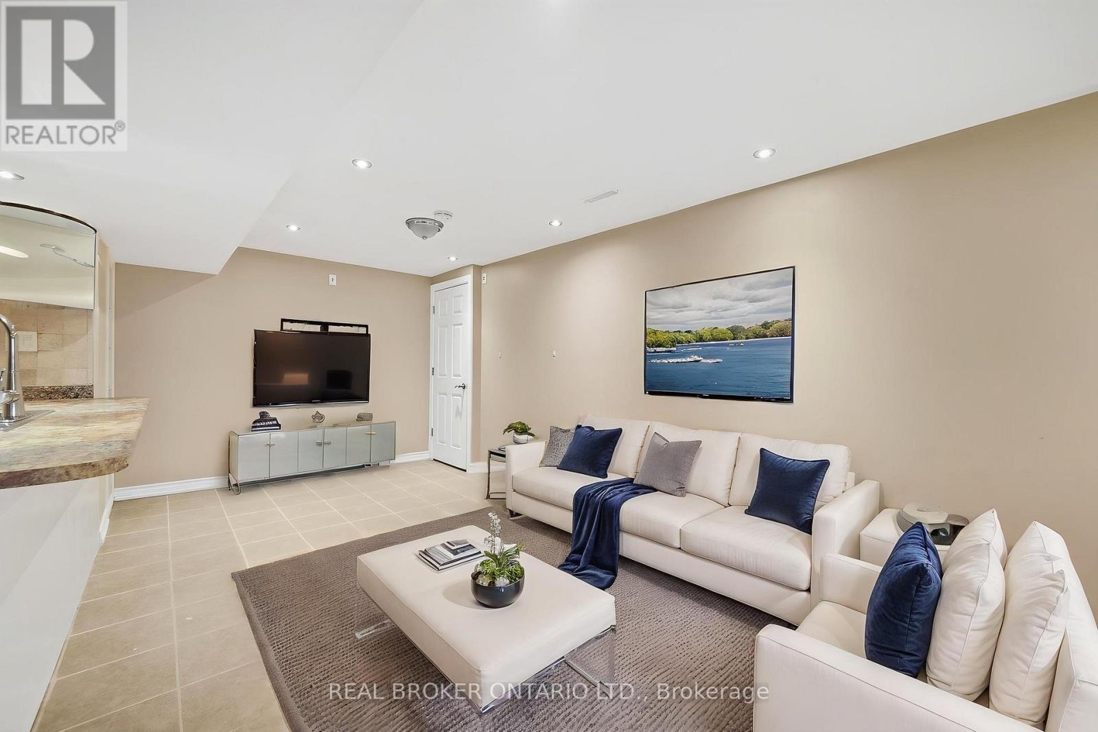 61 BLUENOSE CRESCENT - Image 28