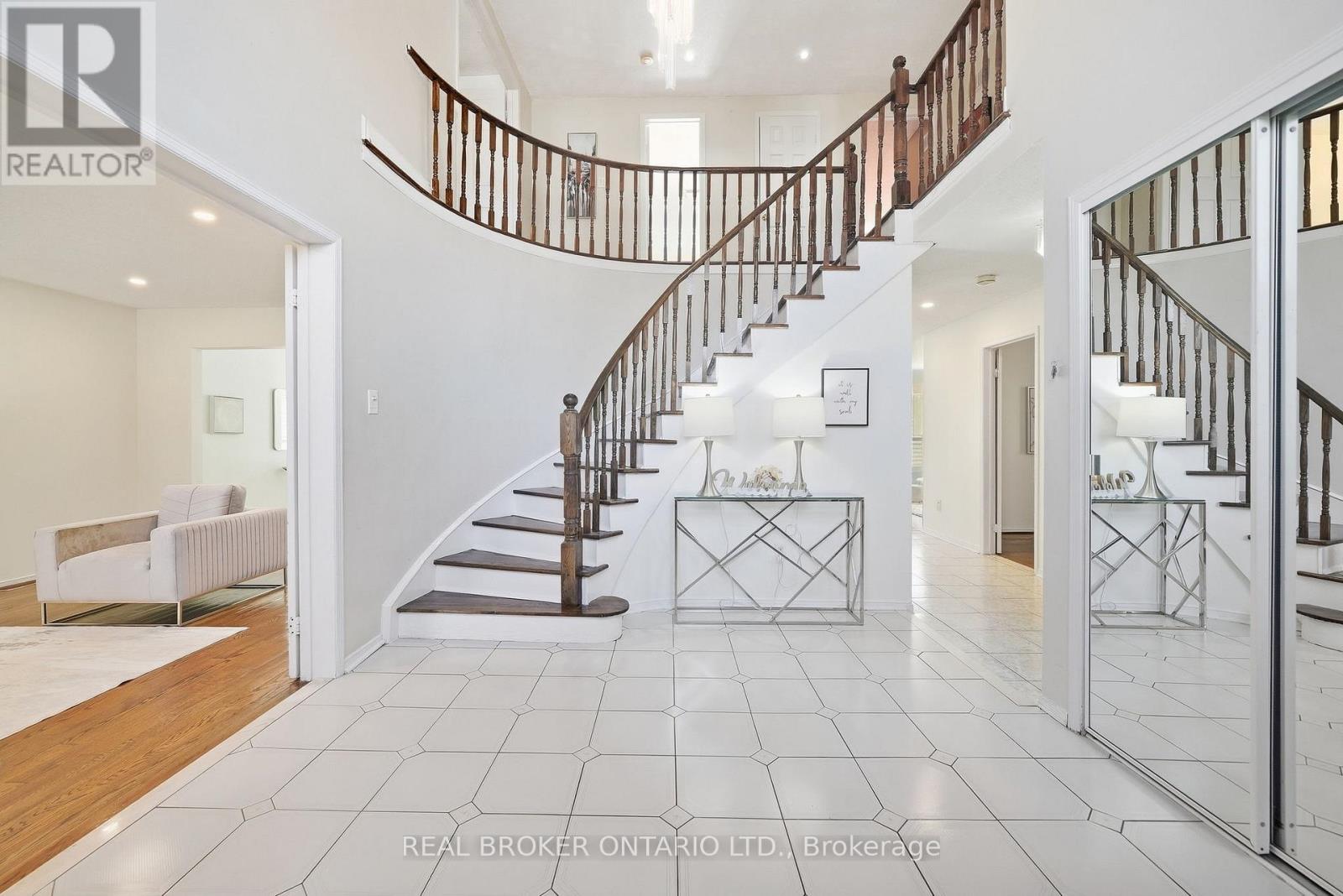 61 BLUENOSE CRESCENT - 4