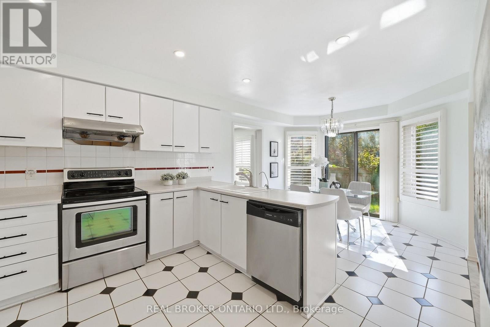 61 BLUENOSE CRESCENT - 7