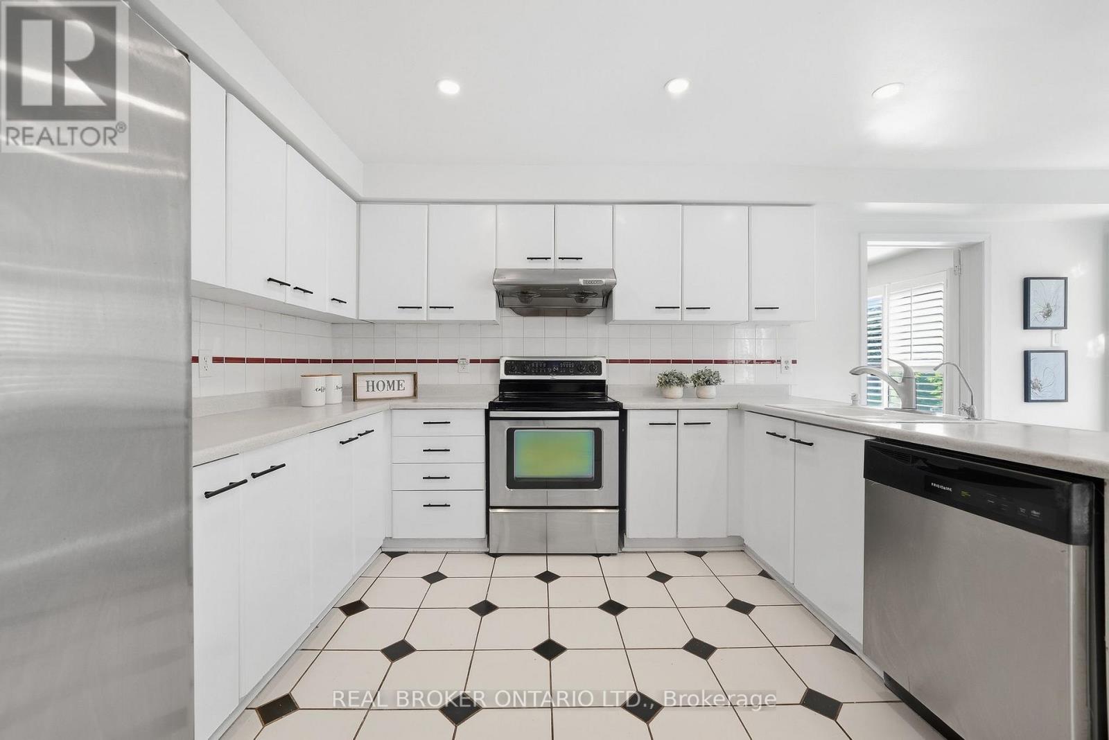 61 BLUENOSE CRESCENT - 8