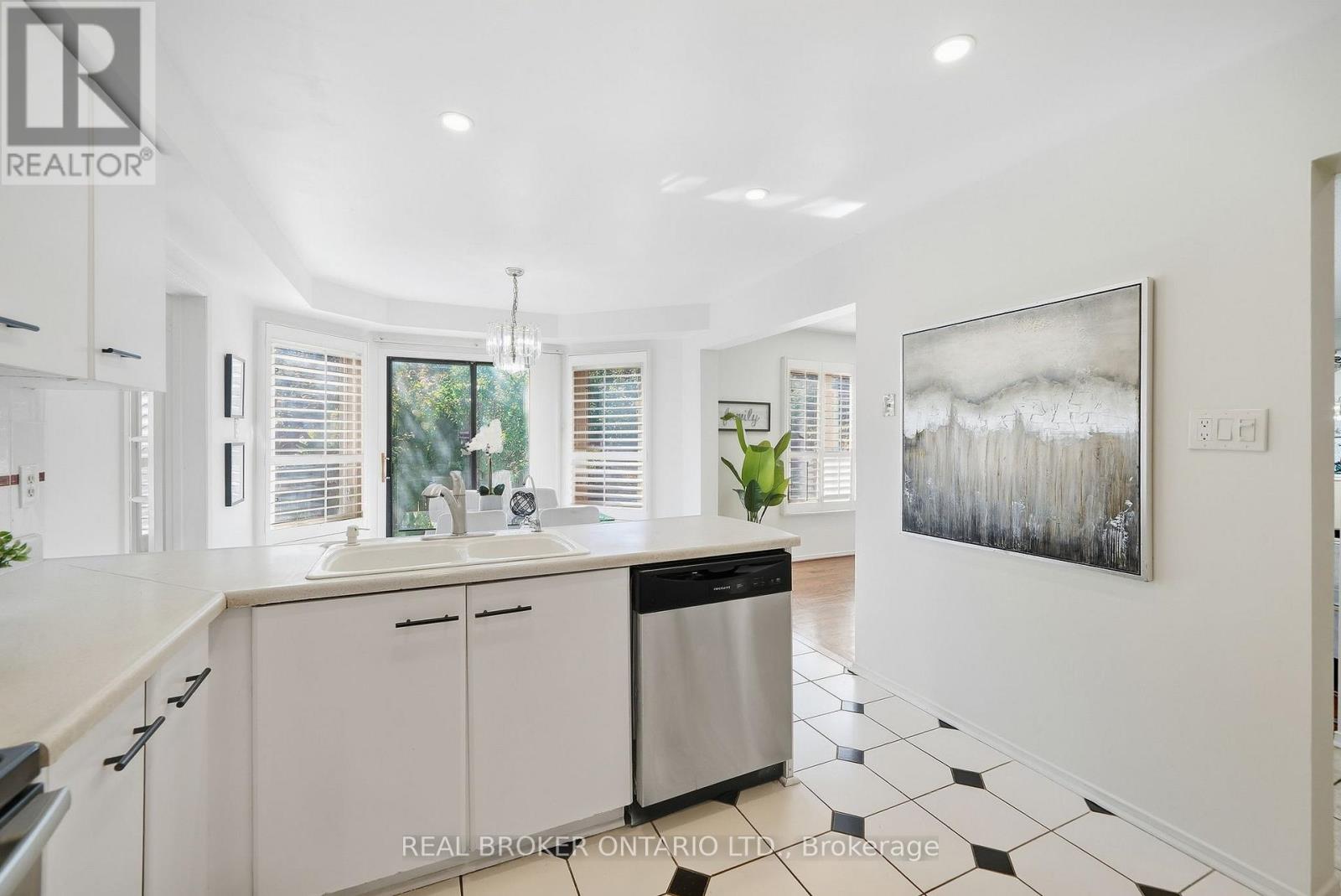 61 BLUENOSE CRESCENT - 9