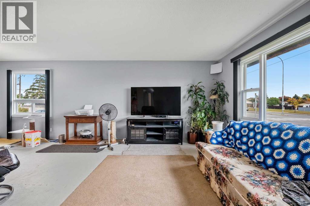 1219 68 Street NE, Calgary, Alberta, T2A5K6 — thumbnail 5