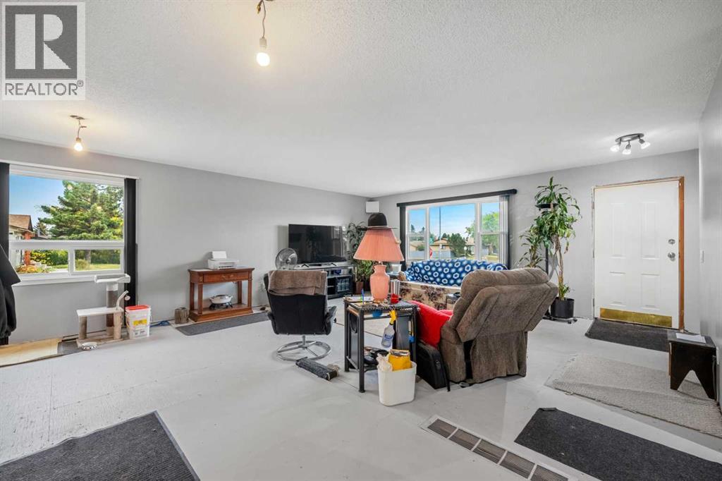 1219 68 Street NE, Calgary, Alberta, T2A5K6 — thumbnail 3