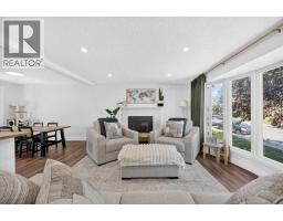 4pc Bathroom - 1011 32 Street Se, Calgary, AB T2A0Z5 Photo 7