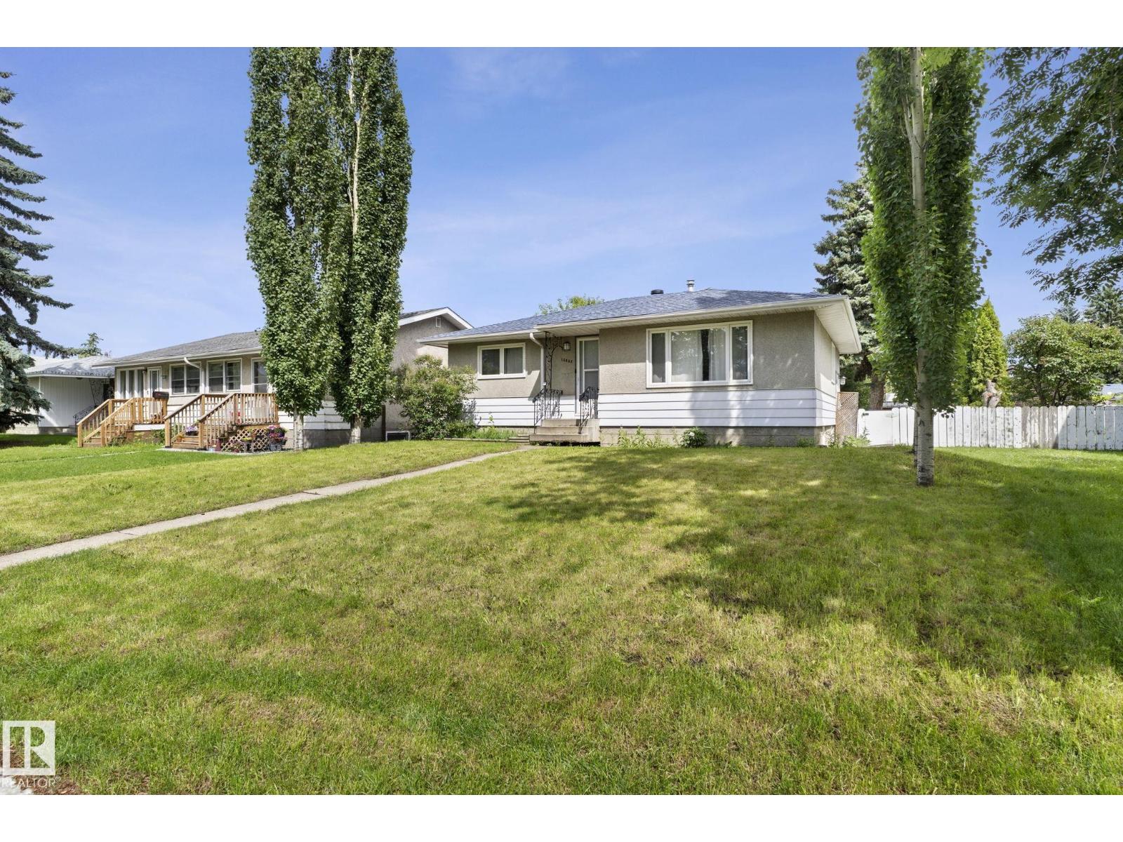 12823 88 ST NW - 4