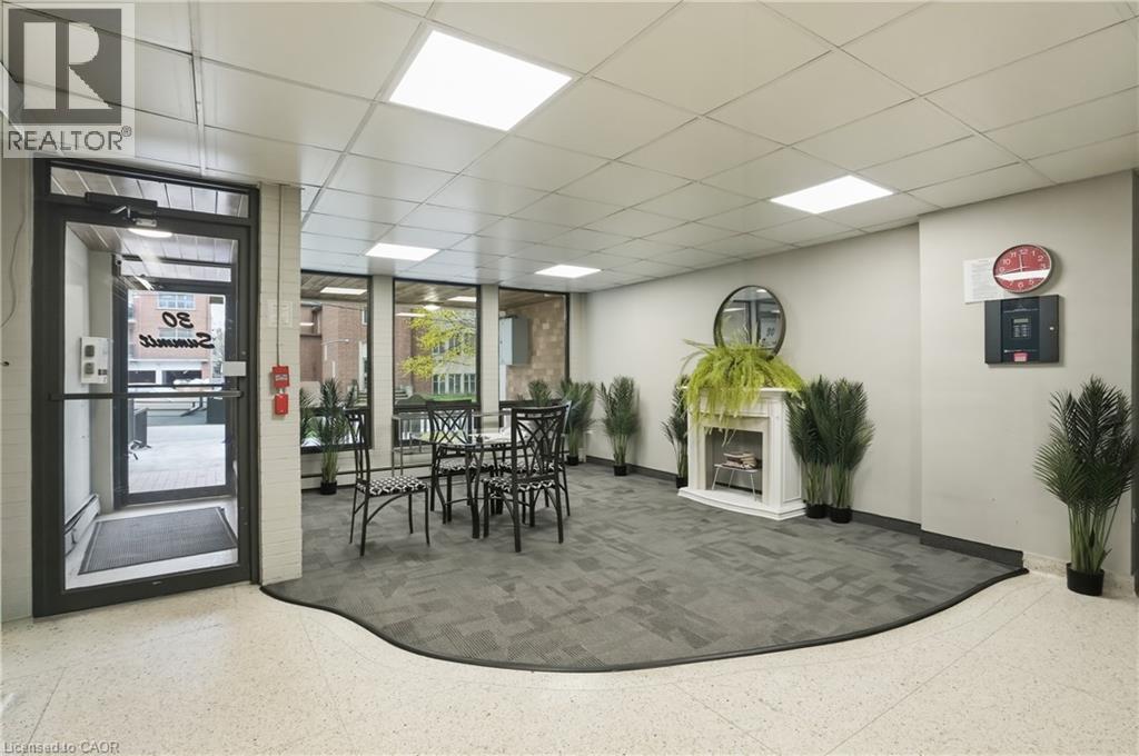 #401 30 SUMMIT Avenue - Image 4