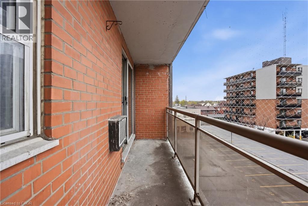 #401 30 SUMMIT Avenue - 18