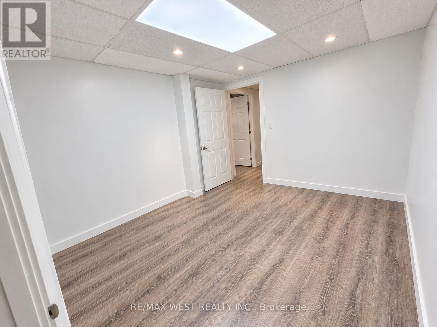 Property for lease at 1B - RM 2 - 1102 CENTRE STREET