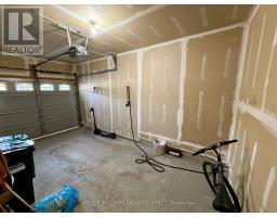 125 Huronia Road, Barrie, ON L4N4G1 Photo 37