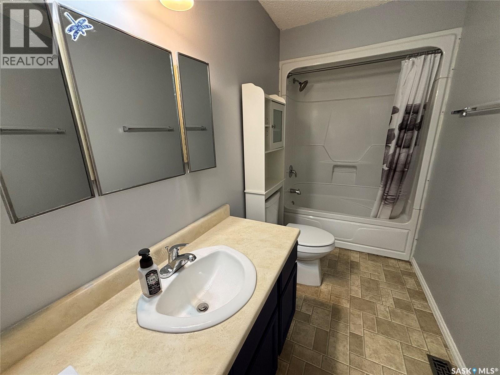 242 Lendrum STREET, Melfort — photo 18