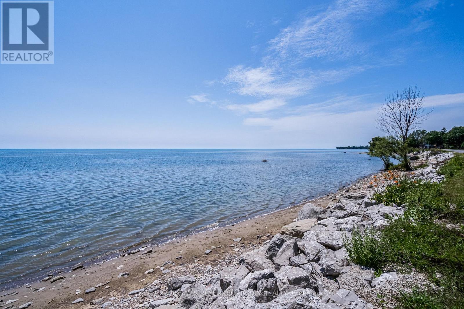 845 LAKESHORE ROAD - 33