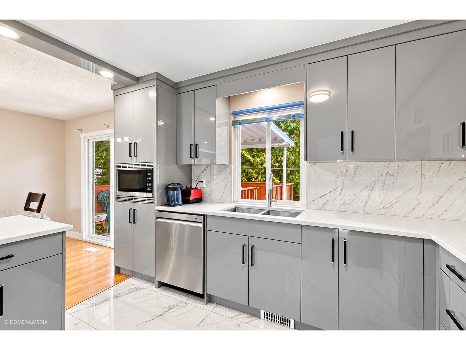 4 Bed, 3 Bath House for Sale in Abbotsford – 3278 ASTORIA CRESCENT, Abbotsford – MLS# R3169139 - Image 11