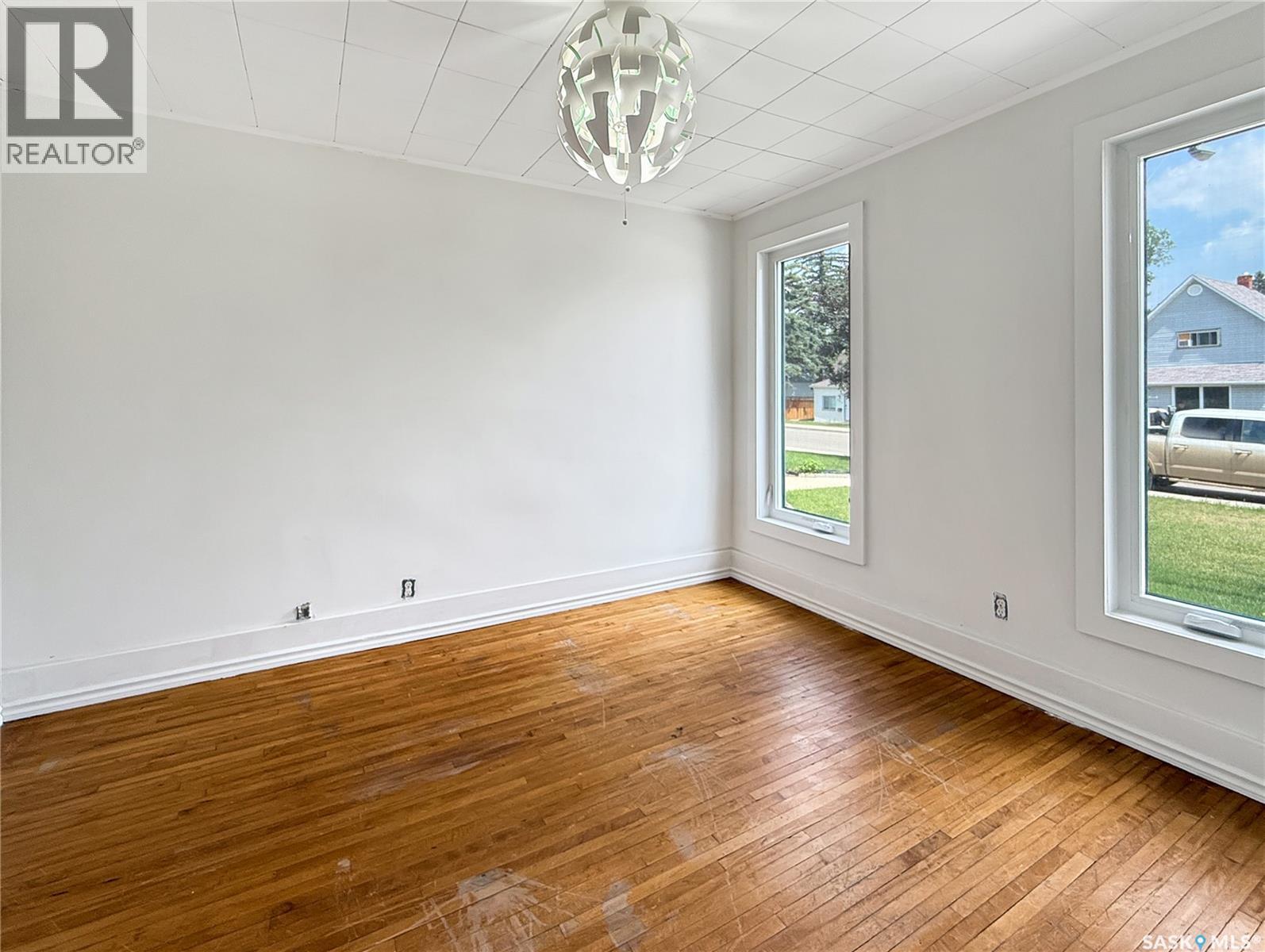 352 2nd AVENUE NE - Image 11