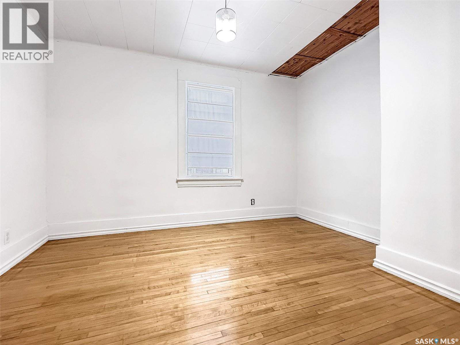 352 2nd AVENUE NE - Image 8
