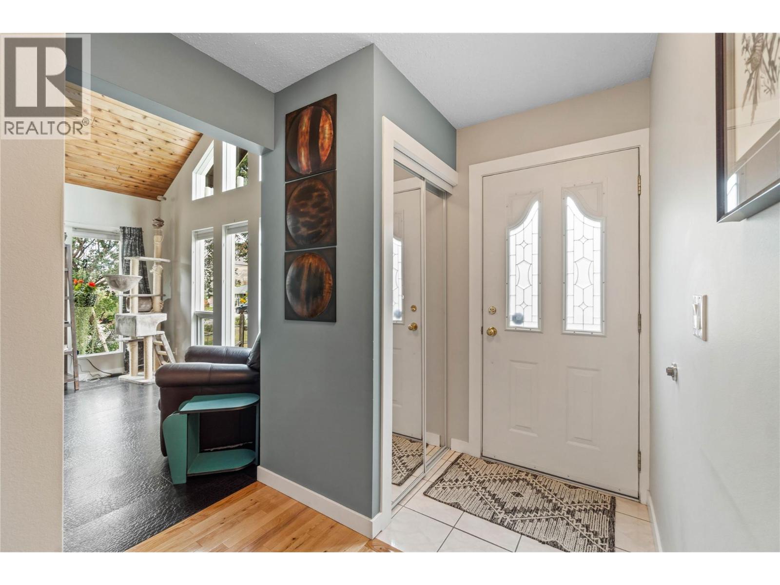 2653 SUNSET Drive - Image 12
