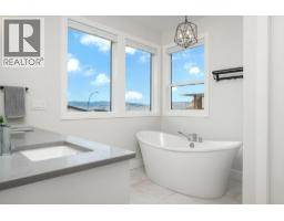 631 Mt Ida Crescent, Coldstream, BC V1B4G3 Photo 19