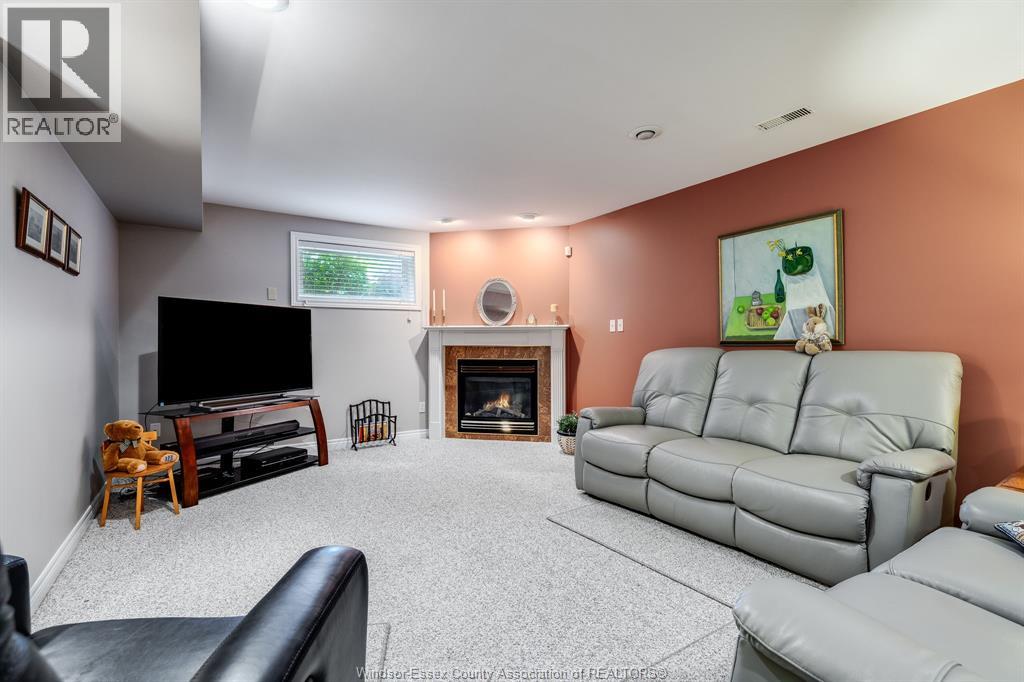 97 Theresa TRAIL - 24