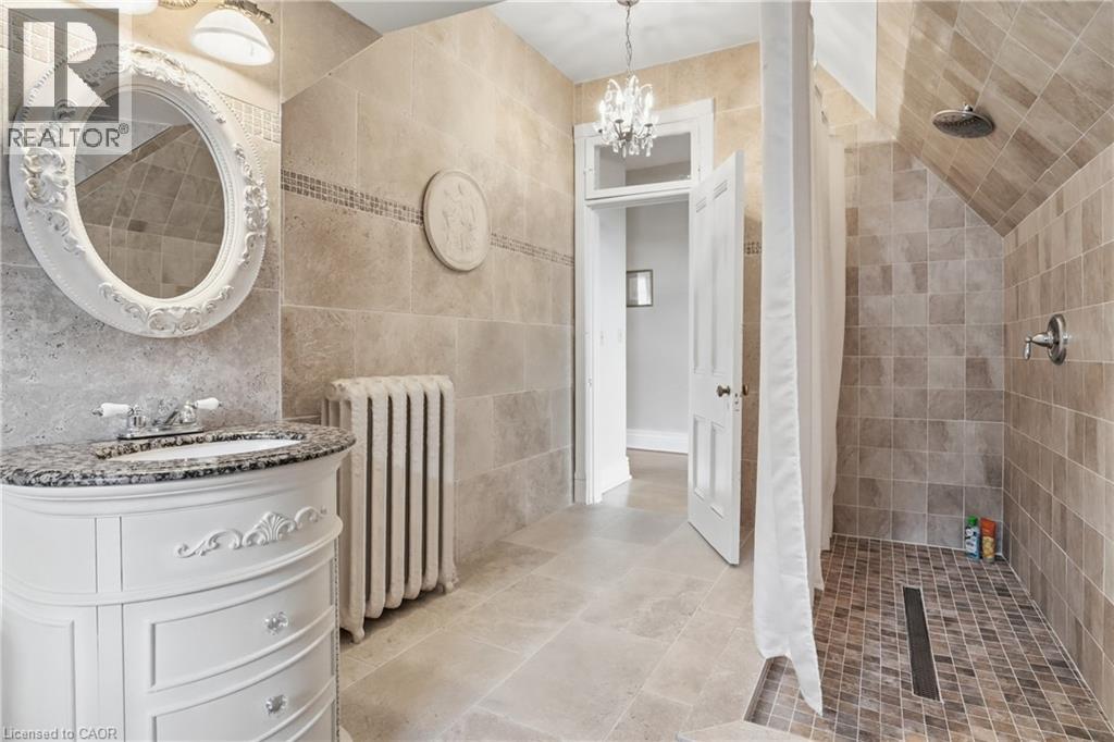 26 RAVENSCLIFFE Avenue - Image 26