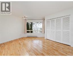 4553 Cordova Bay Rd, Saanich, BC V8X3V6 Photo 18