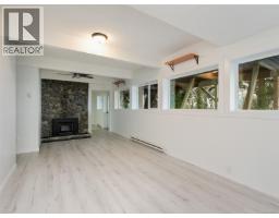 4553 Cordova Bay Rd, Saanich, BC V8X3V6 Photo 21