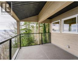 4553 Cordova Bay Rd, Saanich, BC V8X3V6 Photo 32
