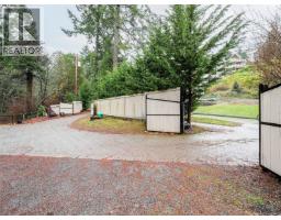 4553 Cordova Bay Rd, Saanich, BC V8X3V6 Photo 37