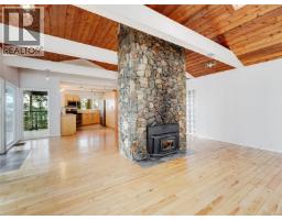 Primary Bedroom - 4553 Cordova Bay Rd, Saanich, BC V8X3V6 Photo 7