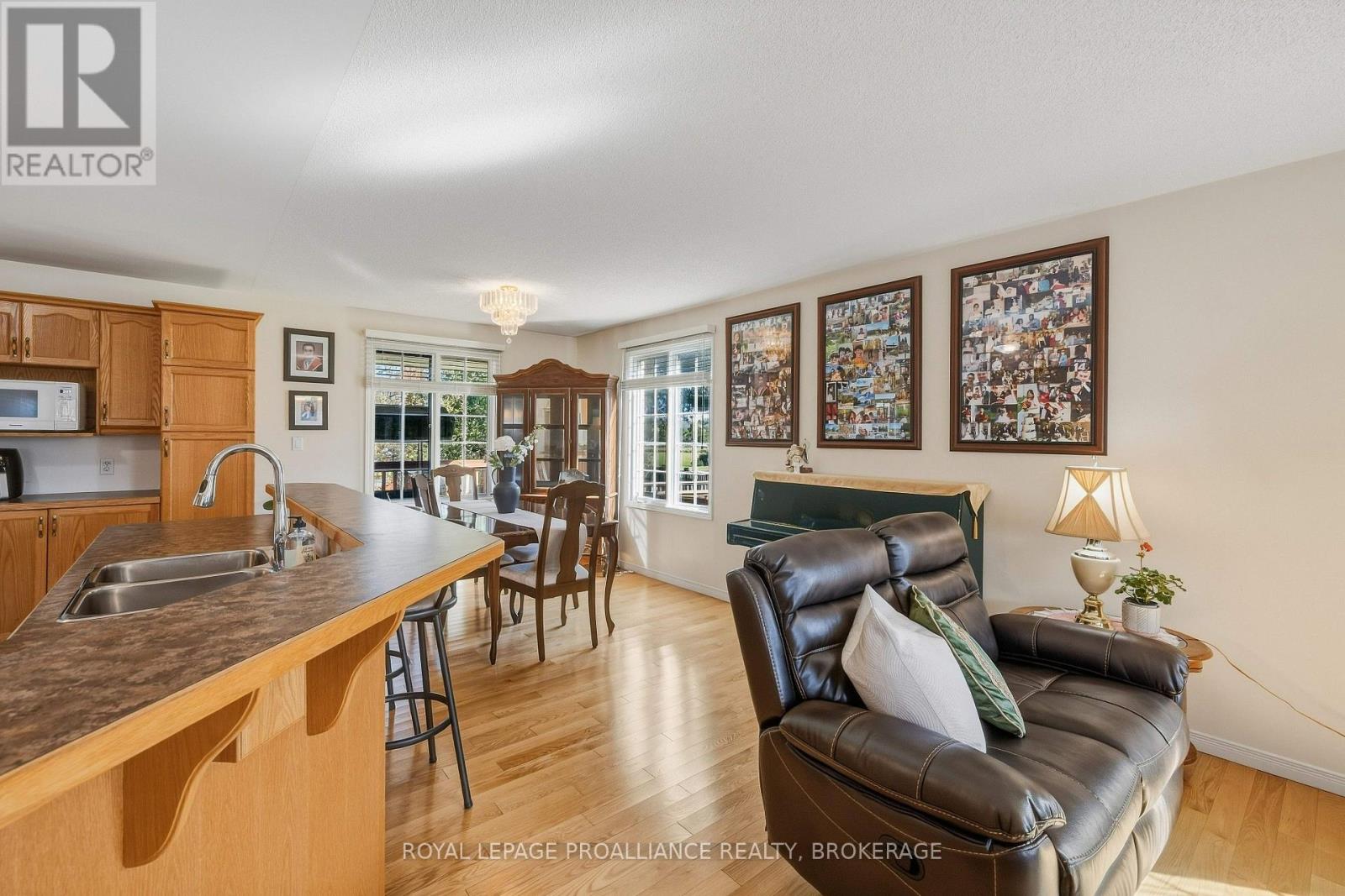 662 MILLBROOK CRESCENT - Image 17