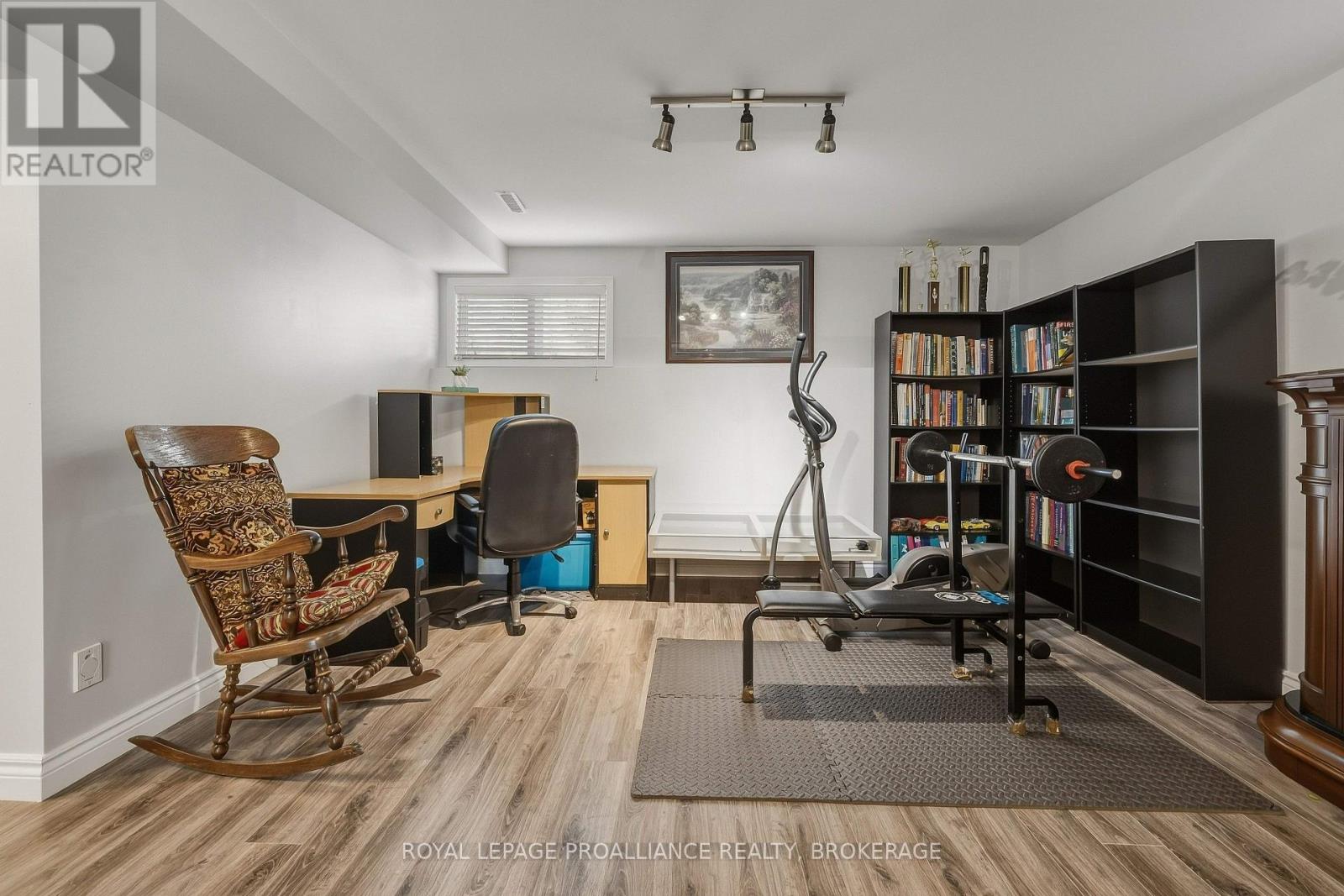662 MILLBROOK CRESCENT - Image 35