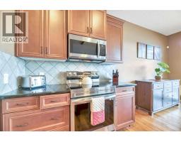 8 Sunset Square - photo 18