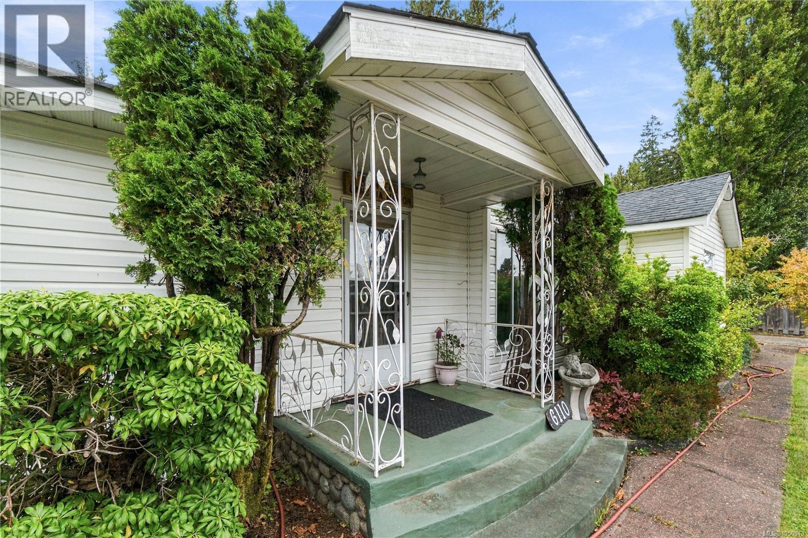 6110 Island Hwy W - Image 30