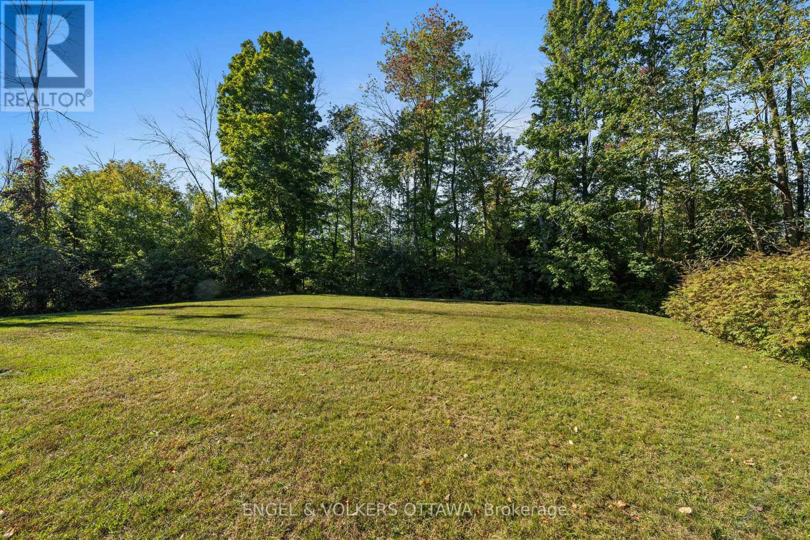 8 BLACK WALNUT ROAD - Image 37