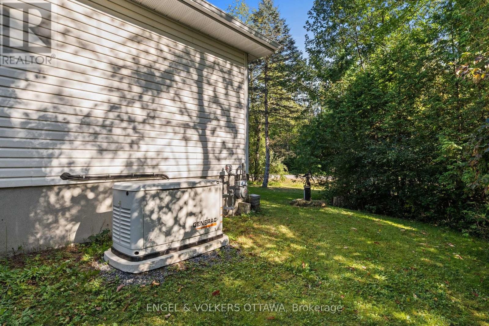 8 BLACK WALNUT ROAD - Image 40